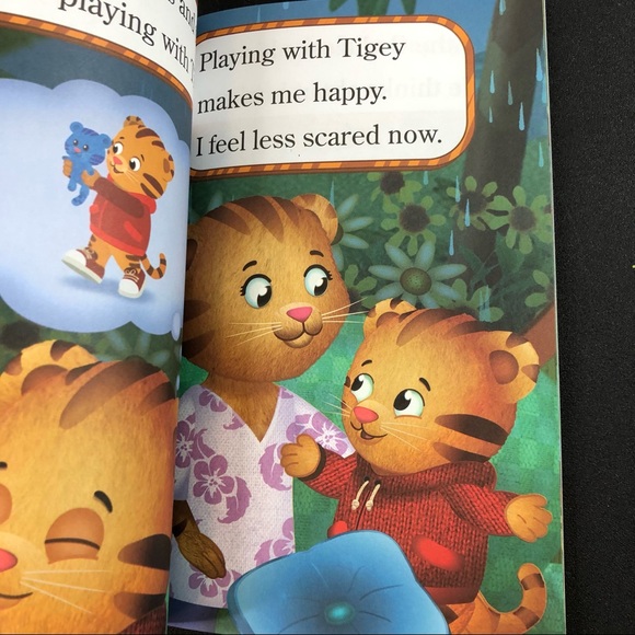Daniel Tiger’s Neighborhood Book Bundle Pre-level One - Picture 4 of 4